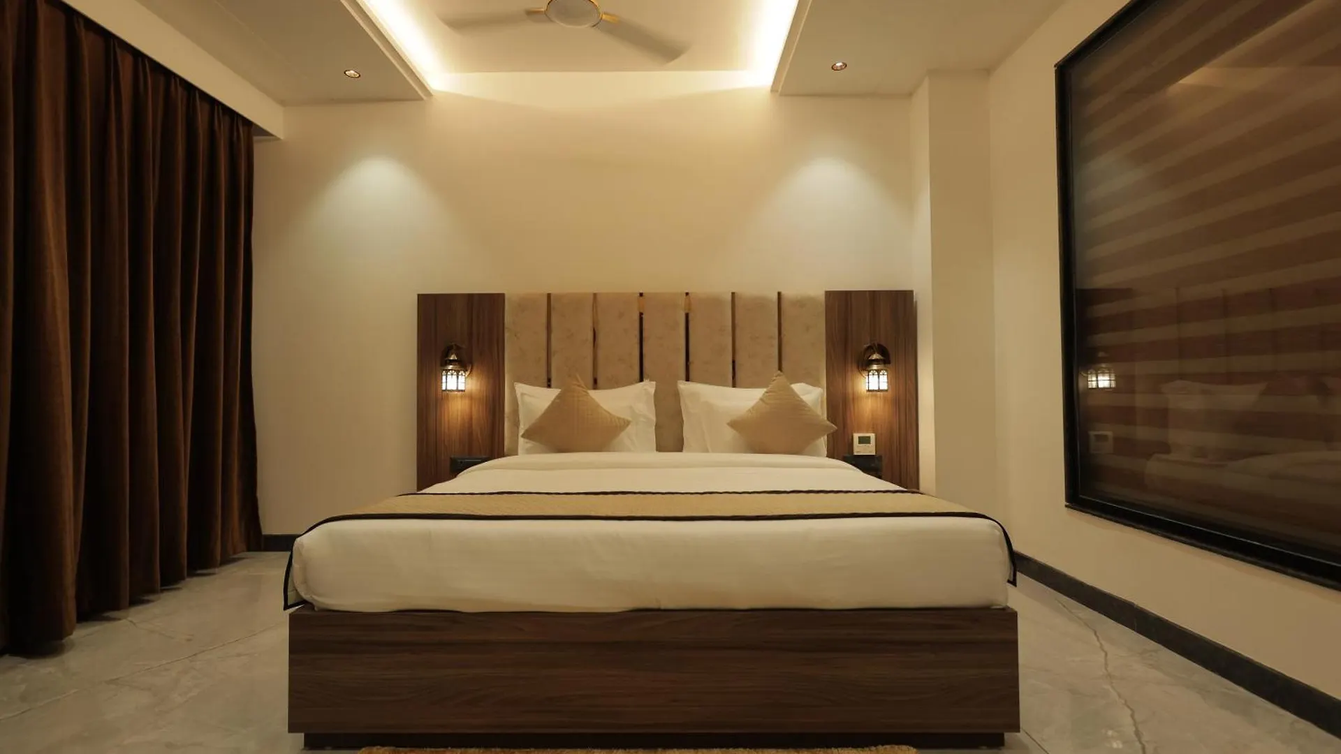 Snj Taj Grand location