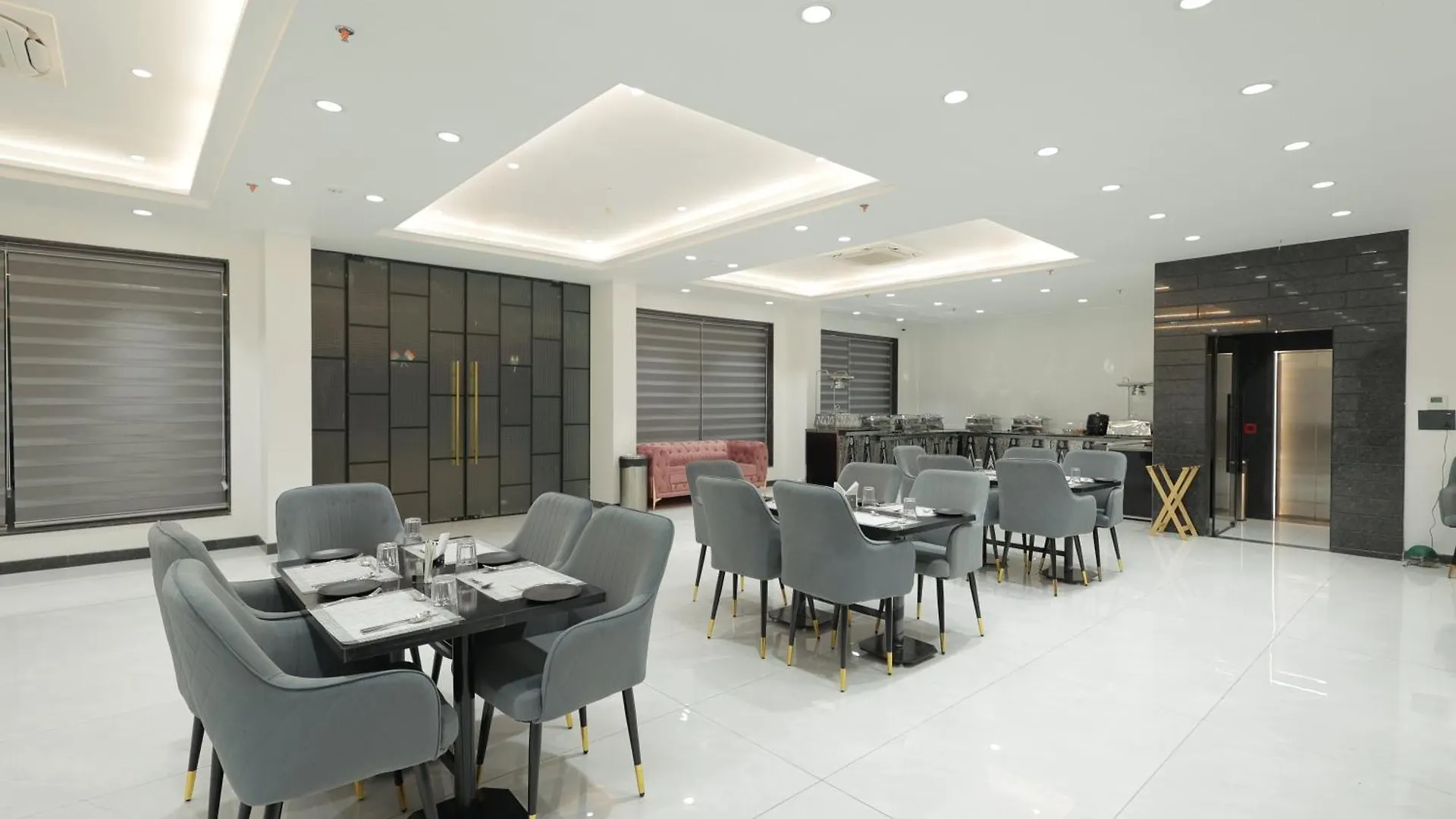 Snj Taj Grand Hotel Agra   Agra (Uttar Pradesh)