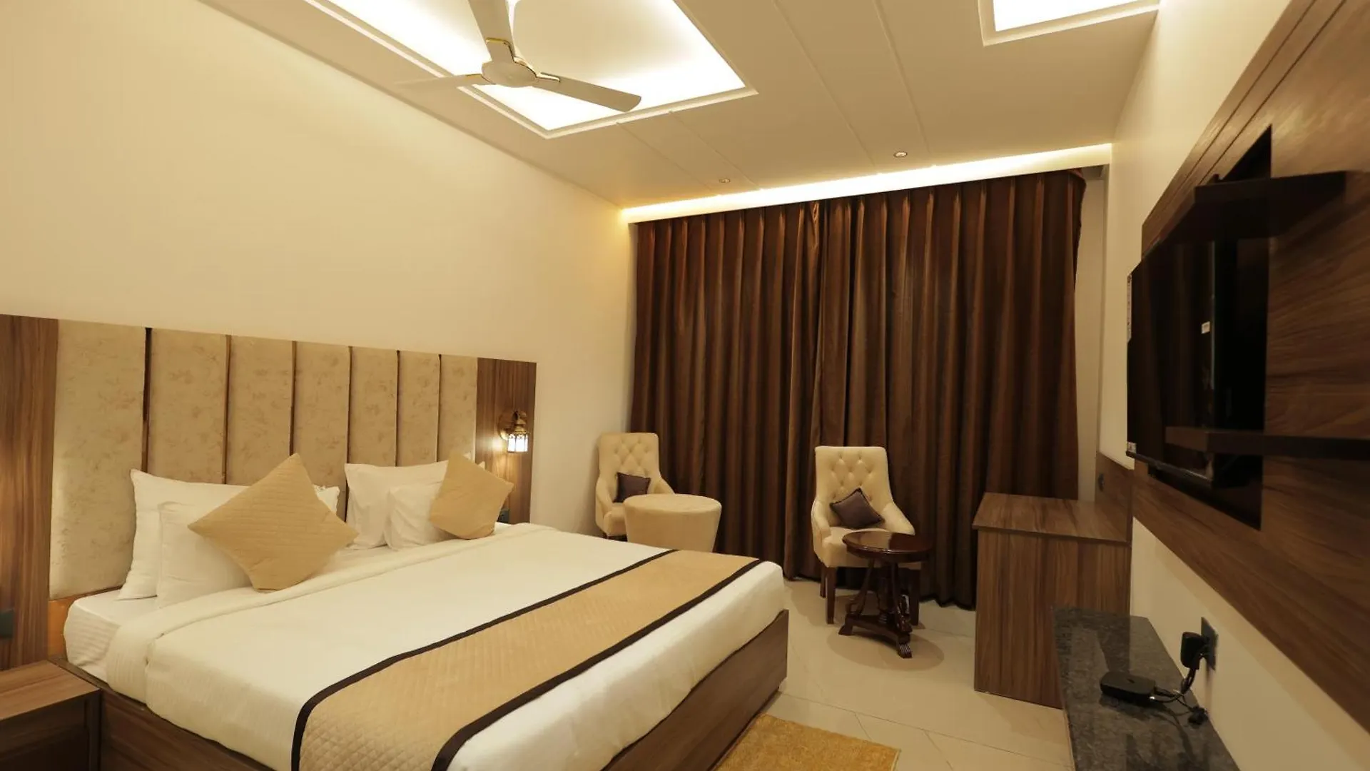Snj Taj Grand Hotel Agra  Agra (Uttar Pradesh)